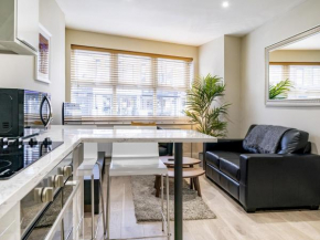 Pass the Keys Fabulous 1BR Apartment close to City Centre